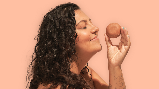 Shampoo em barra funciona mesmo? O que cada ingrediente faz no cabelo Korui