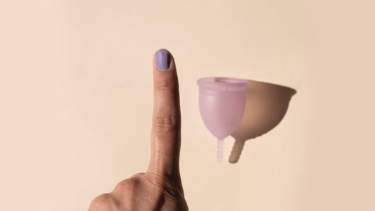 4 dicas pra usar coletor menstrual com colo do útero alto ou baixo 🩸