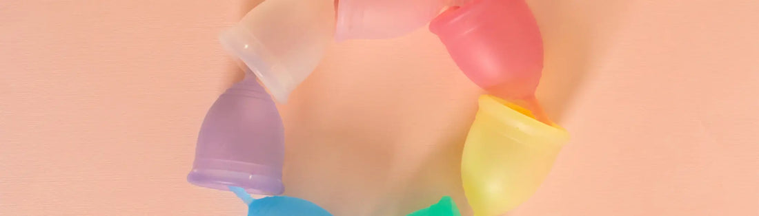 Coletores menstruais coloridos podem ser 100% seguros sim! Entenda o motivo. Korui