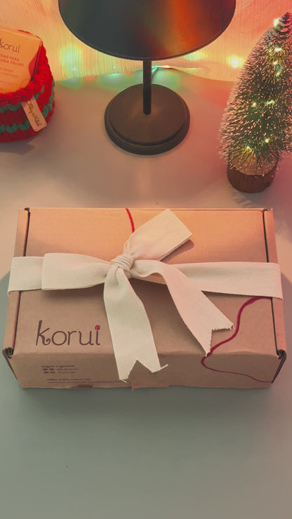 Kit Presente Creme de Massagem + Hidratante Corporal + Sabonete Natural + Manteiga de Cacau Balm Labial + Linda Embalagem de Presente